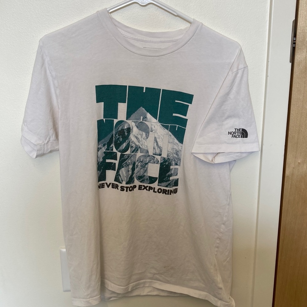 Men’s North Face tshirt